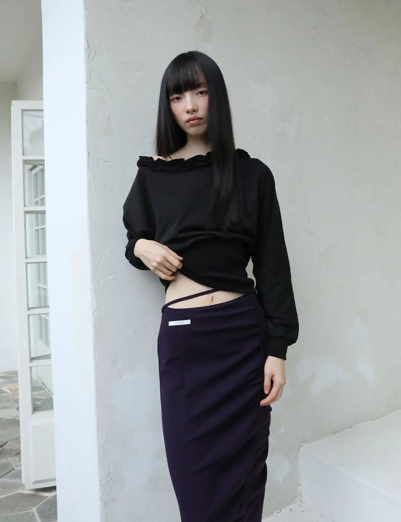 OFF-SHOULDER RUFFLE TOP(BLACK)