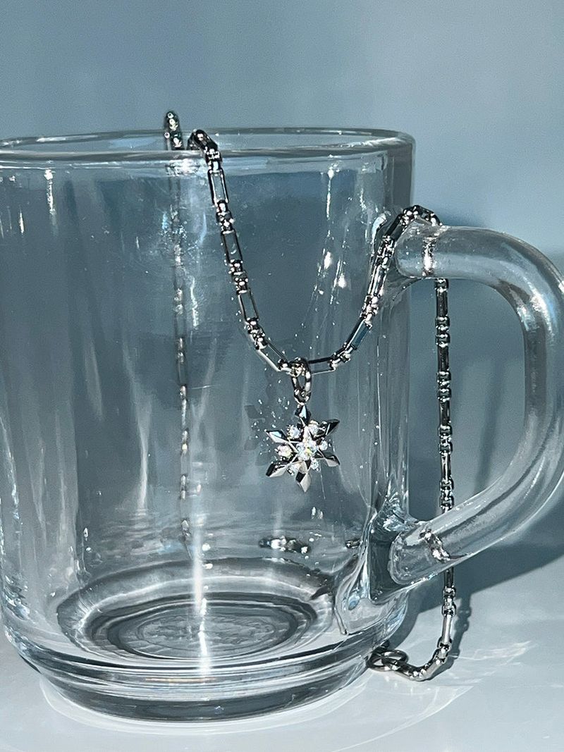Snowflake necklace