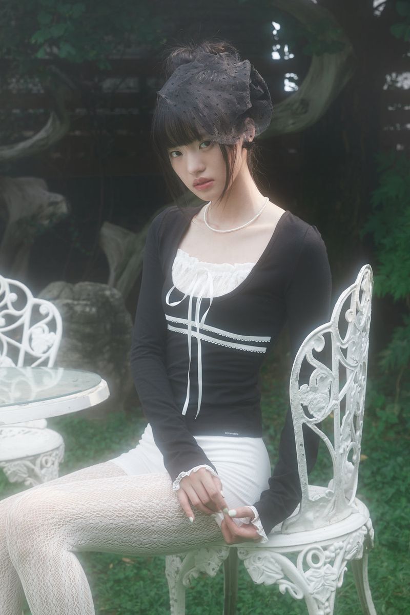 LACE RIBBON TOP (BLACK)