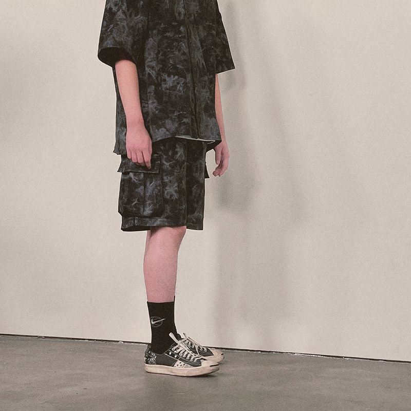 tie-dye cargo shorts_black
