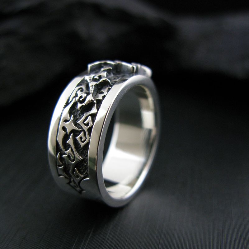 Lunar Scent silver ring