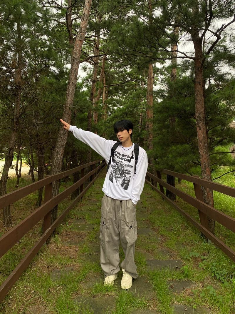 Universal lettering sweatshirt
