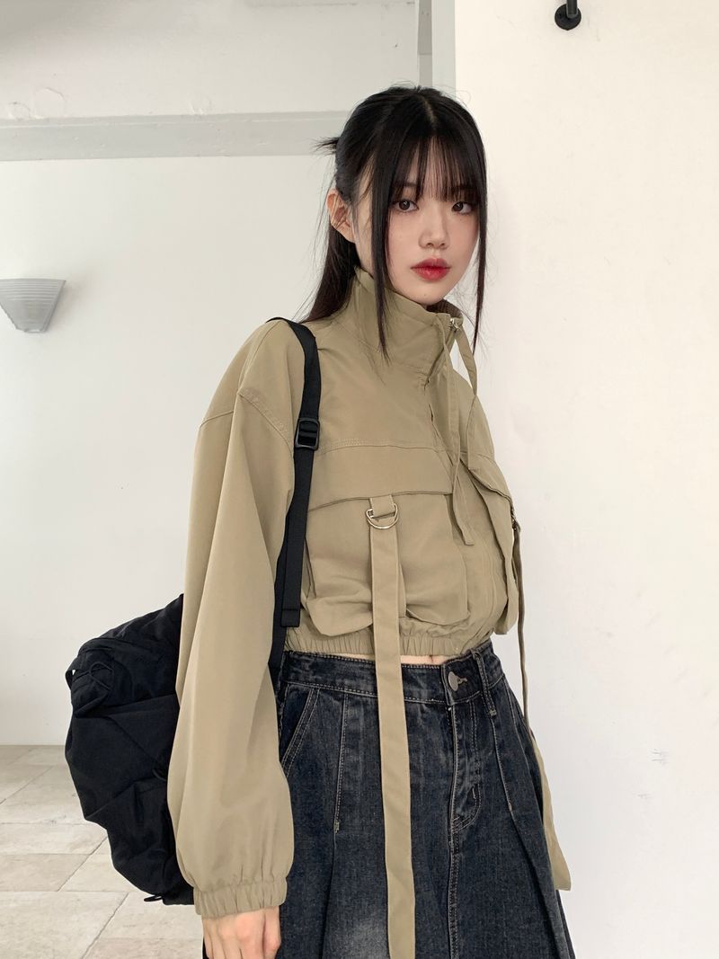 Kuka D-ring strap pocket crop zip-up jacket
