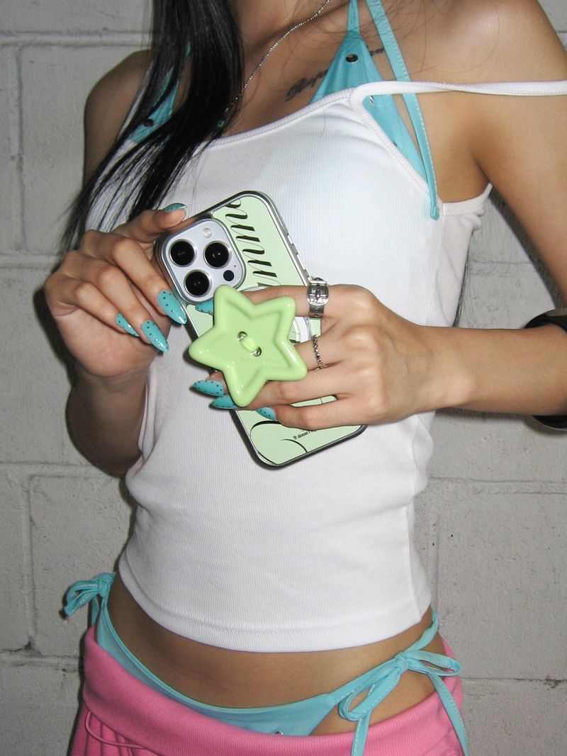 it doesn't matter.(イットダズントマッター)の「Lime candy button tok, Mag safe(Smartphone Accessories)」
