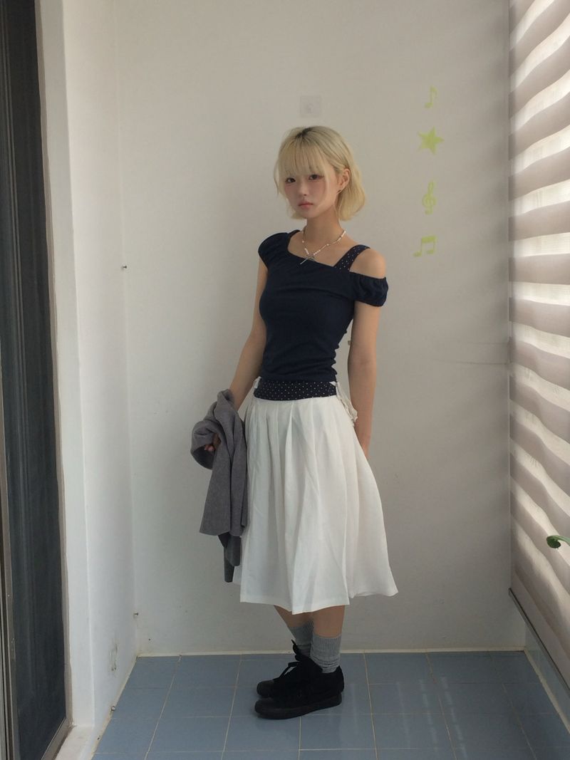 Powder pleats and pouch skirts