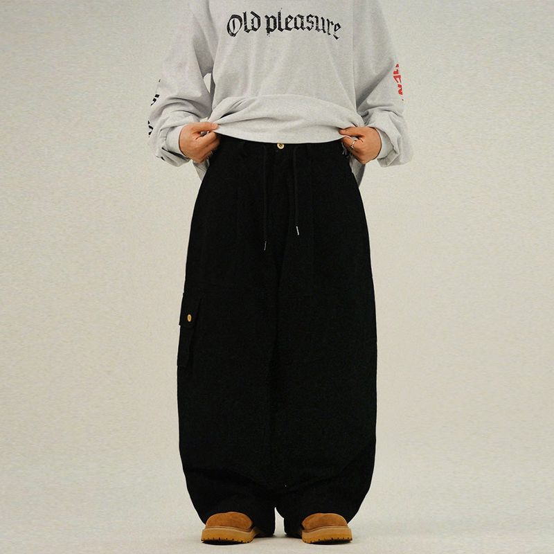 SEMIKAJI（セミカジ）の「PI カーゴボタンワイドバルーンパンツ（パンツ）」