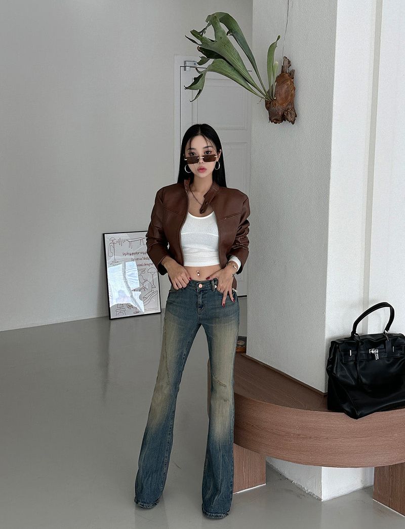 Slit Deep U-Neck Shoulder Pad T-Shirt