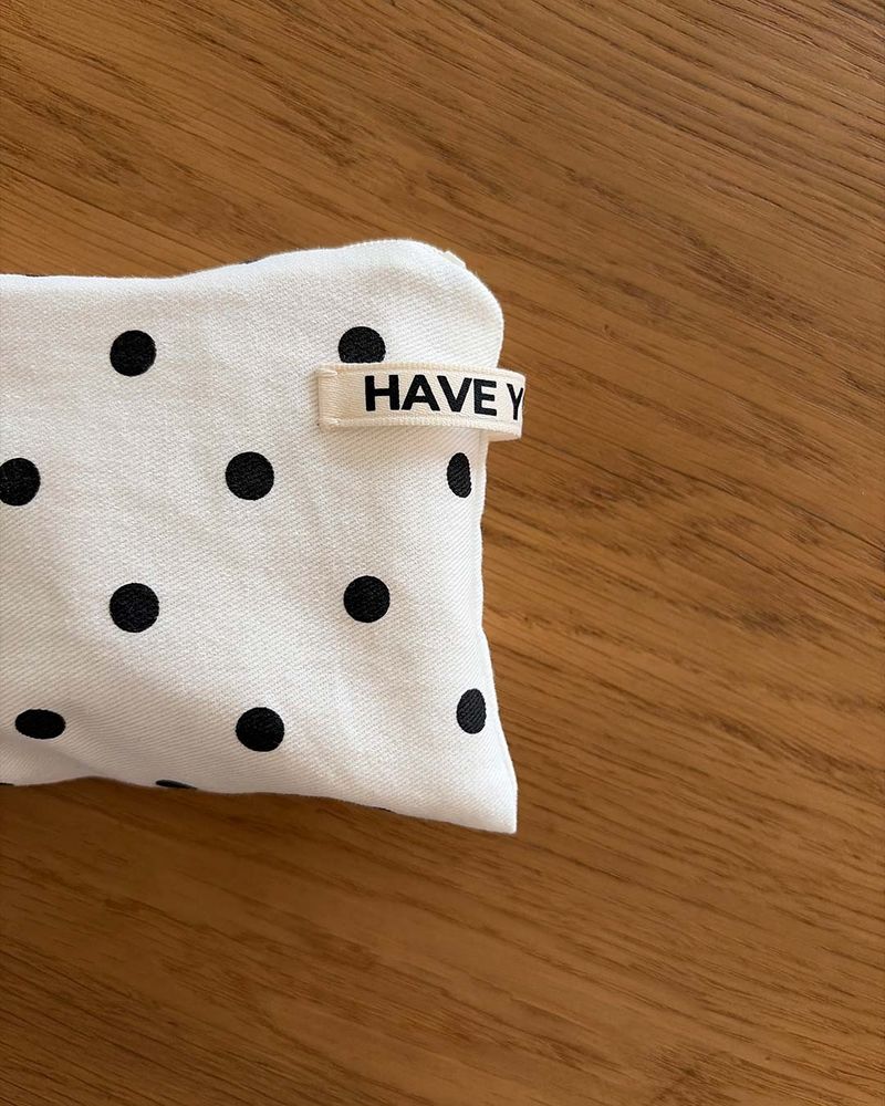 Big dot flat pouch - ivory , M size