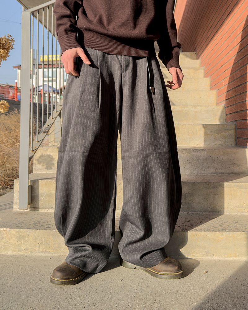 Lentic Side Pintuck Striped Slacks