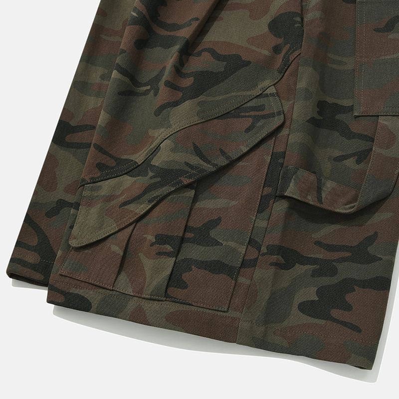 Cargo bermuda shorts / Camo