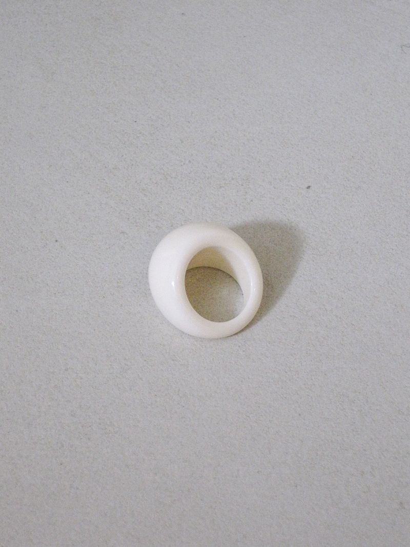 Formica Bold Ring (Ivory)