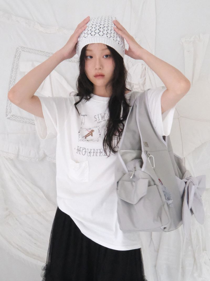 SIWL107(シウォル107)の「Hound Club Tee (White)(Tops)」