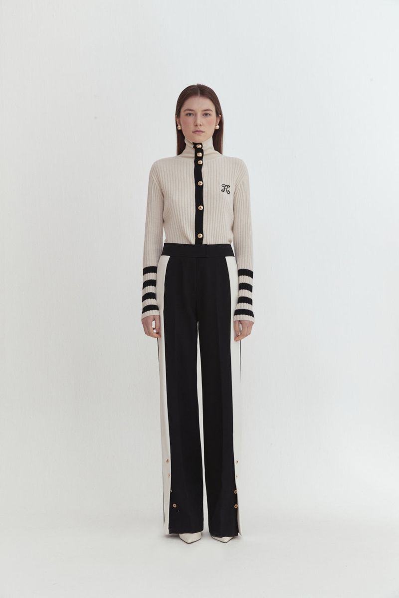 Button slit pants