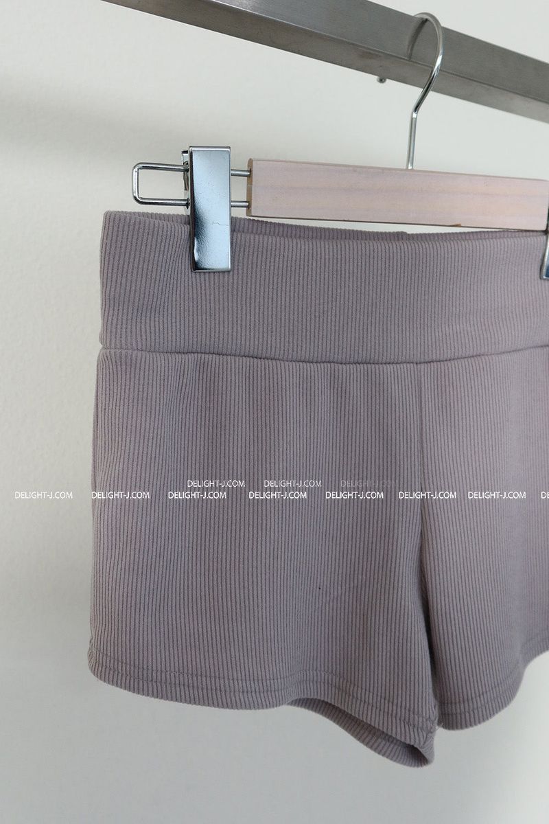cookie-banded shorts