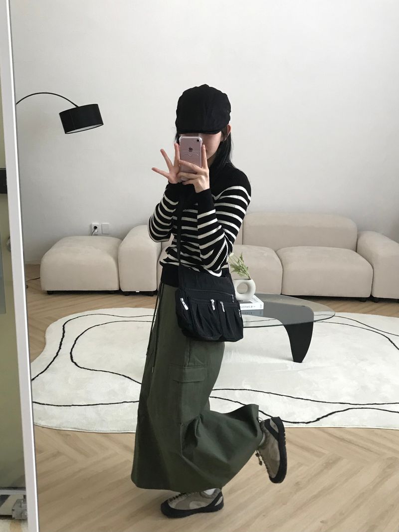 Lush back slit long skirt