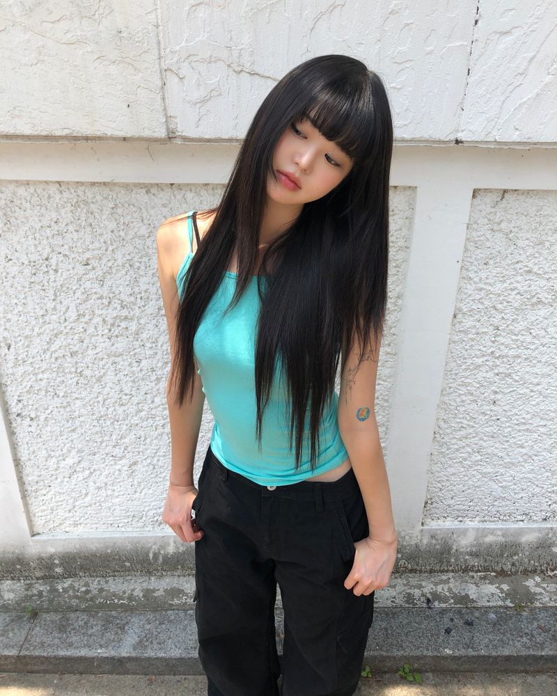 Bisom Color Strap Sleeveless Top