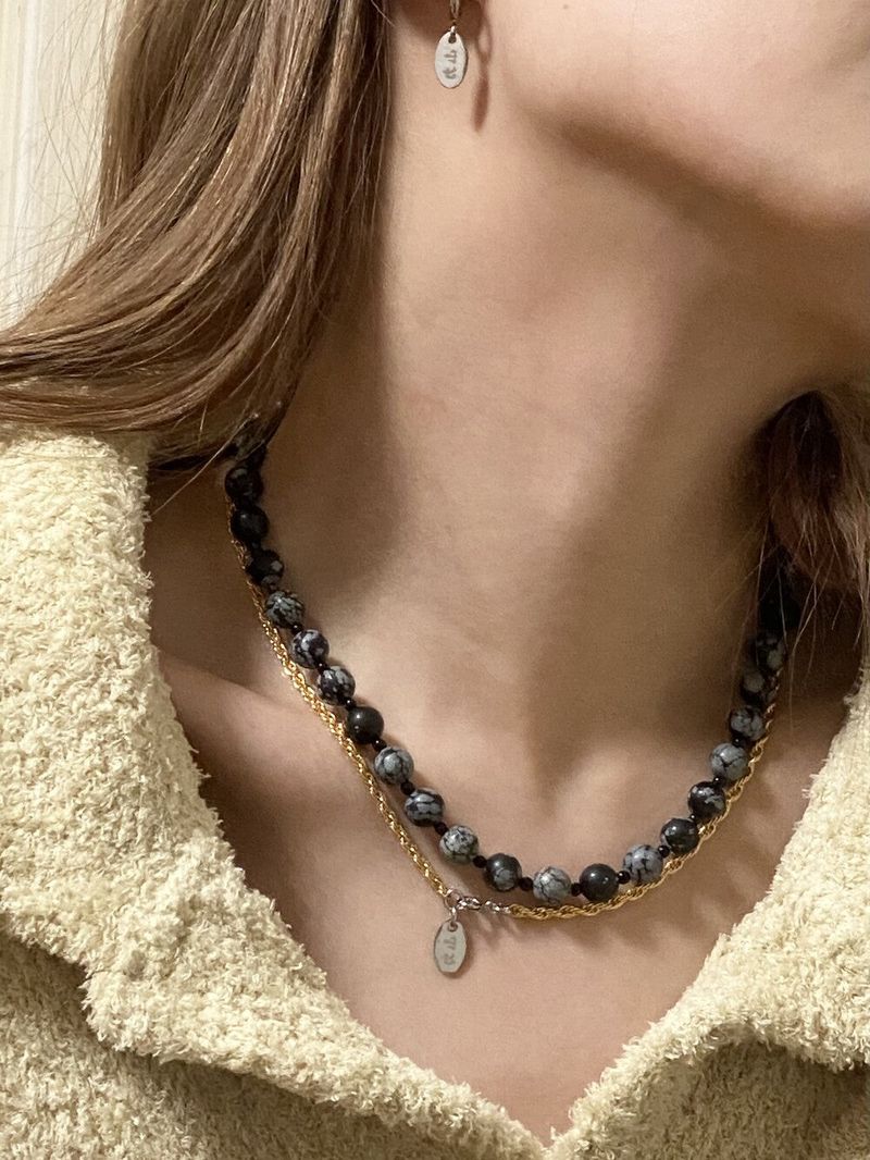 Snowflake necklace (black)