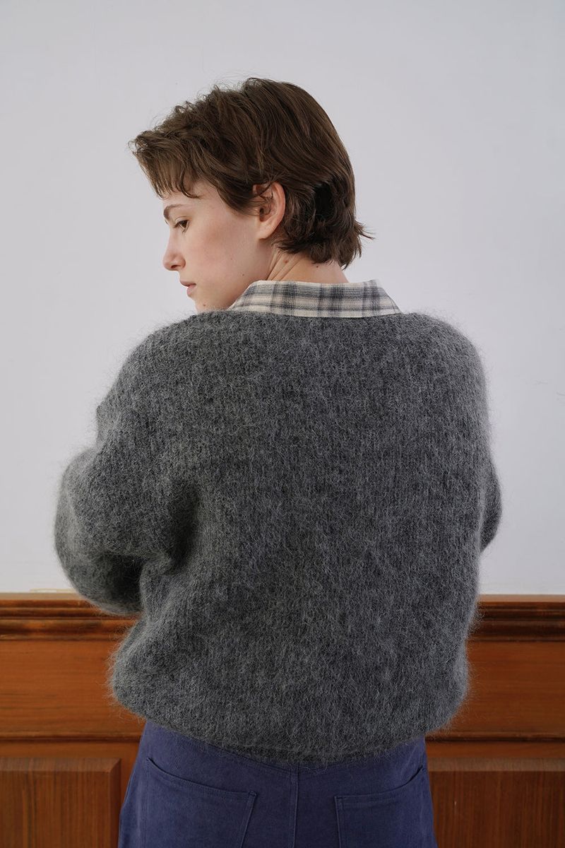 Mohair v-neck knit_charcoal