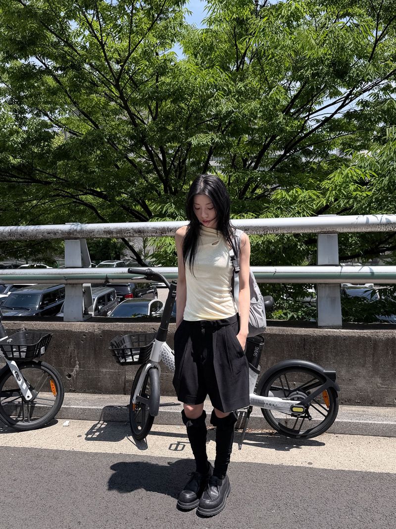 TWO-PINTUCK HARF PANTS