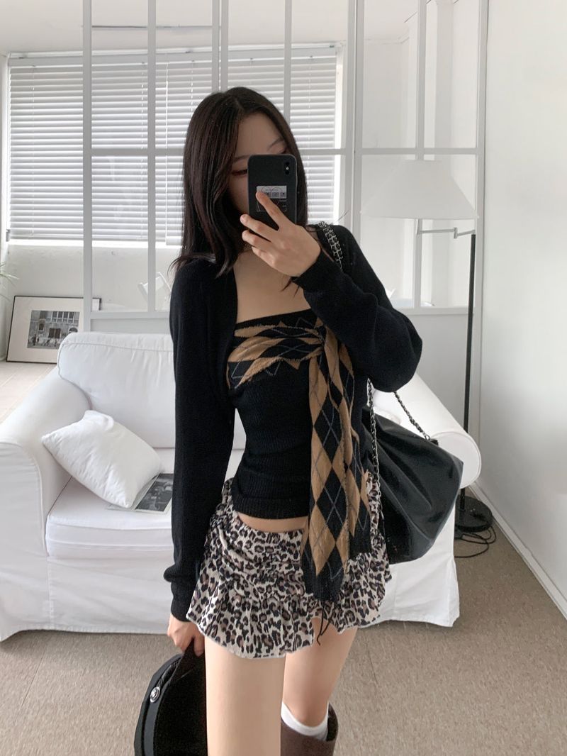 Feral Leopard Banding Mini Skirt Pants (Leopard)