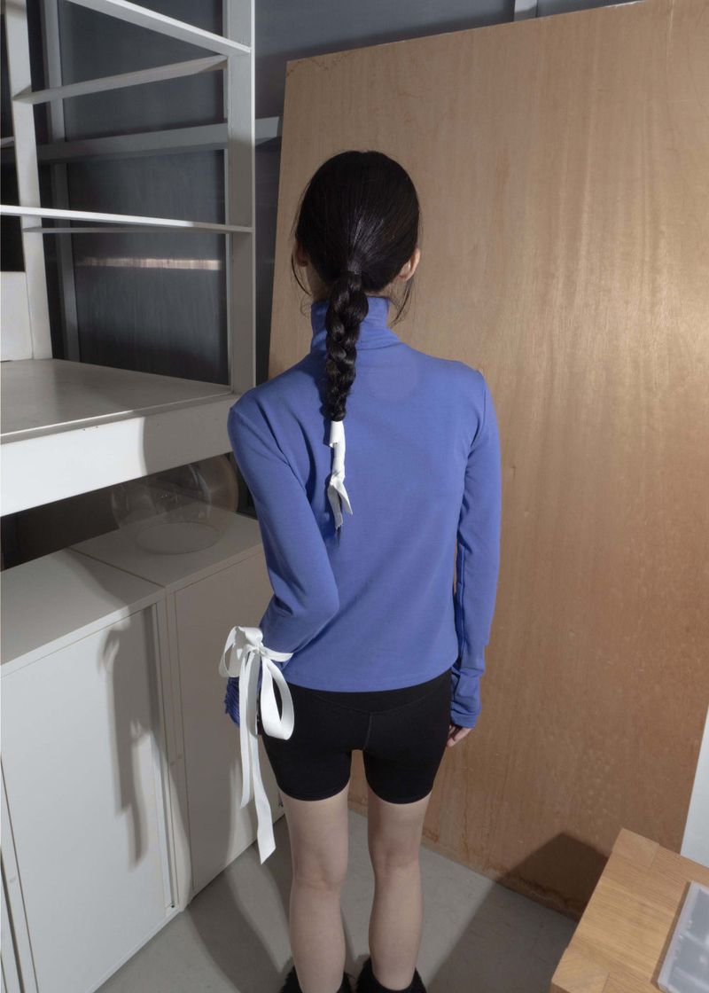 WOOHWA（ウファ）の「 BASIC POLA WITH NECK WARMMER（Tops）」