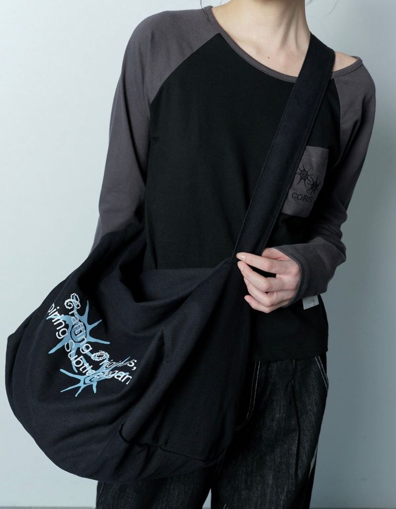 ORUA LETTERING CROSS BAG
