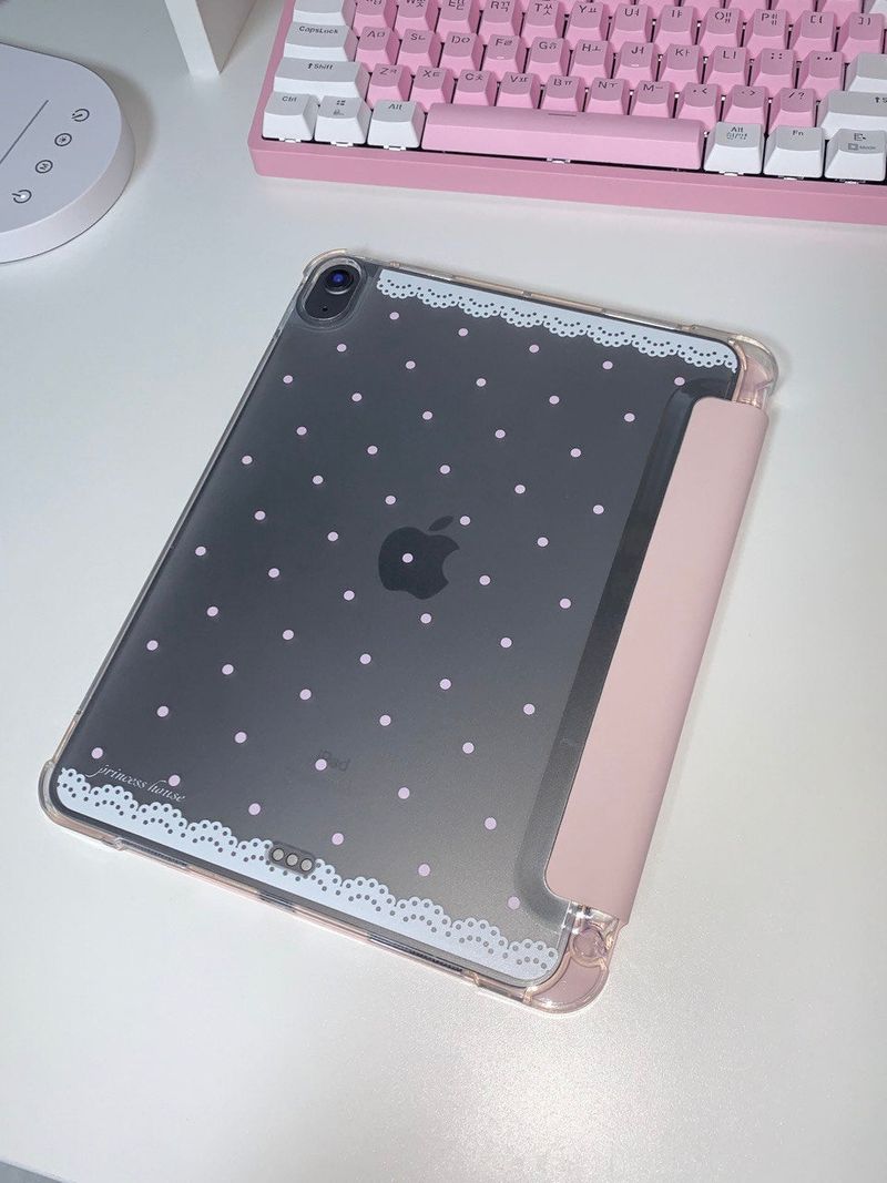 princess house（プリンセス ハウス）の「レースポルカドットiPadケース (for tablets 11” above)（スマホグッズ/小物）」