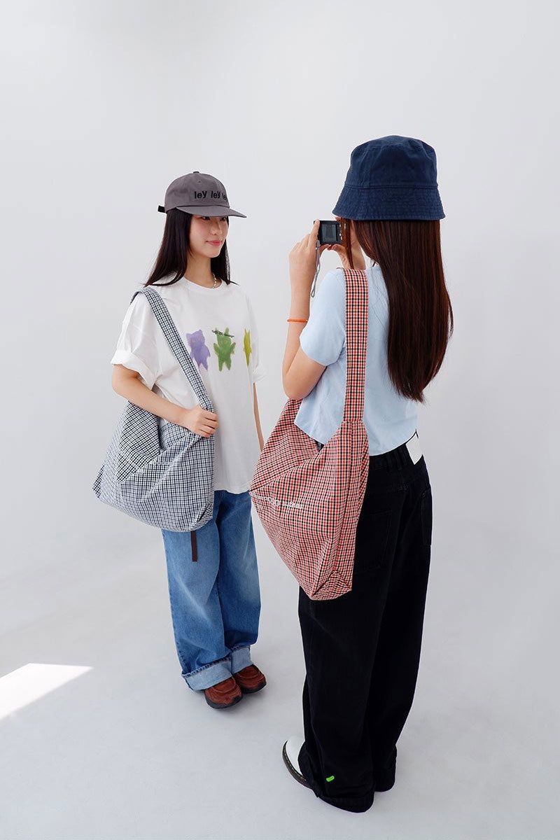 Reverse Logo Check Bag / Red