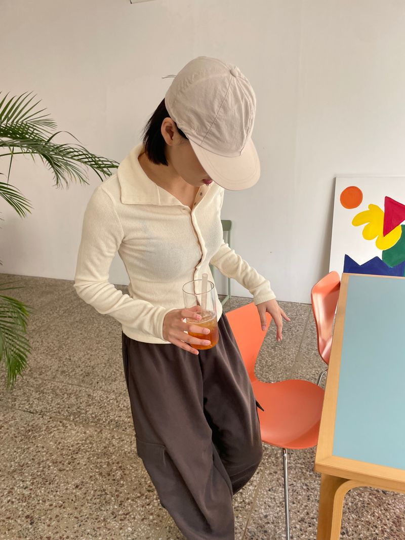 Open high-neck knit T
