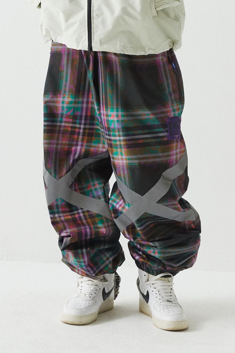 BSRABBIT(ビエスラビット)の「BSR2223FWPT023 BSR POT-X REFLECTIVE JOGGER PANTS PURPLE CHECK(Pants)」