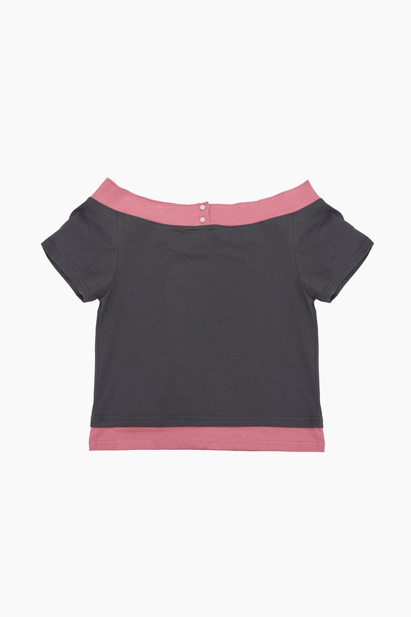 Layered off-shoulder T-shirt