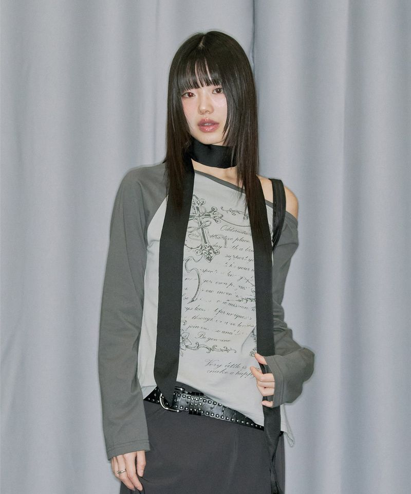 ODDSTUDIO（オッドスタジオ）の「Cross Ornament Off Shoulder Raglan Long Sleeve - ASH GRAY（Tops）」