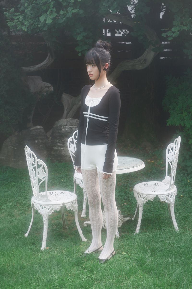 LACE RIBBON TOP (BLACK)