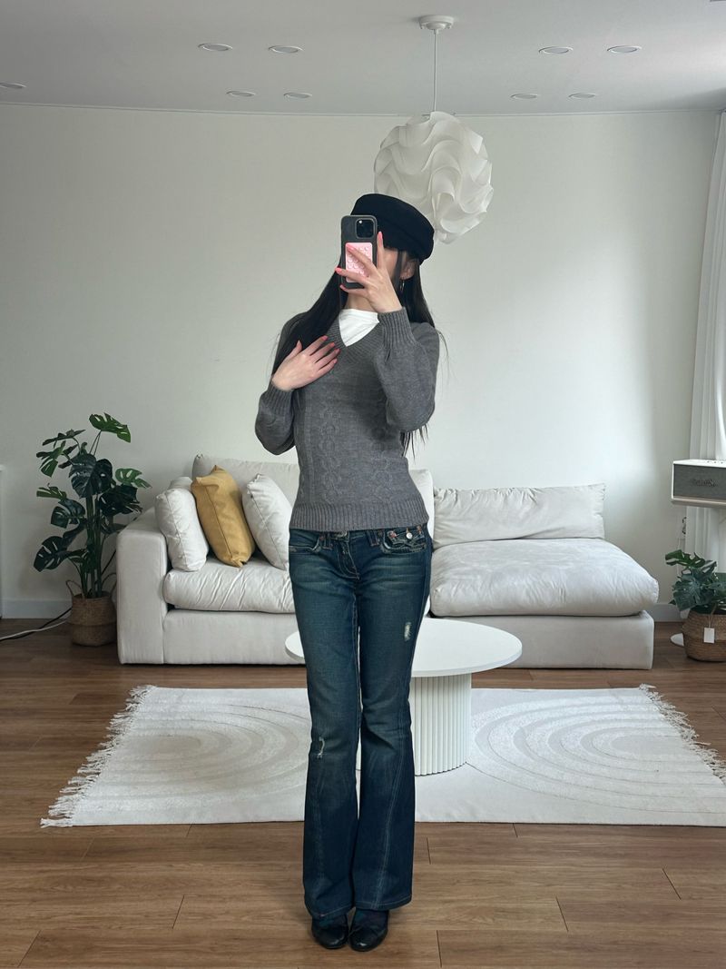 cable v neck knit