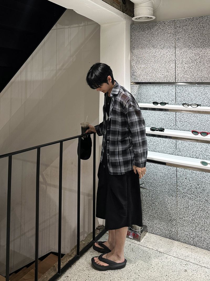 Noir Balloon Pintuck Bermuda Pants