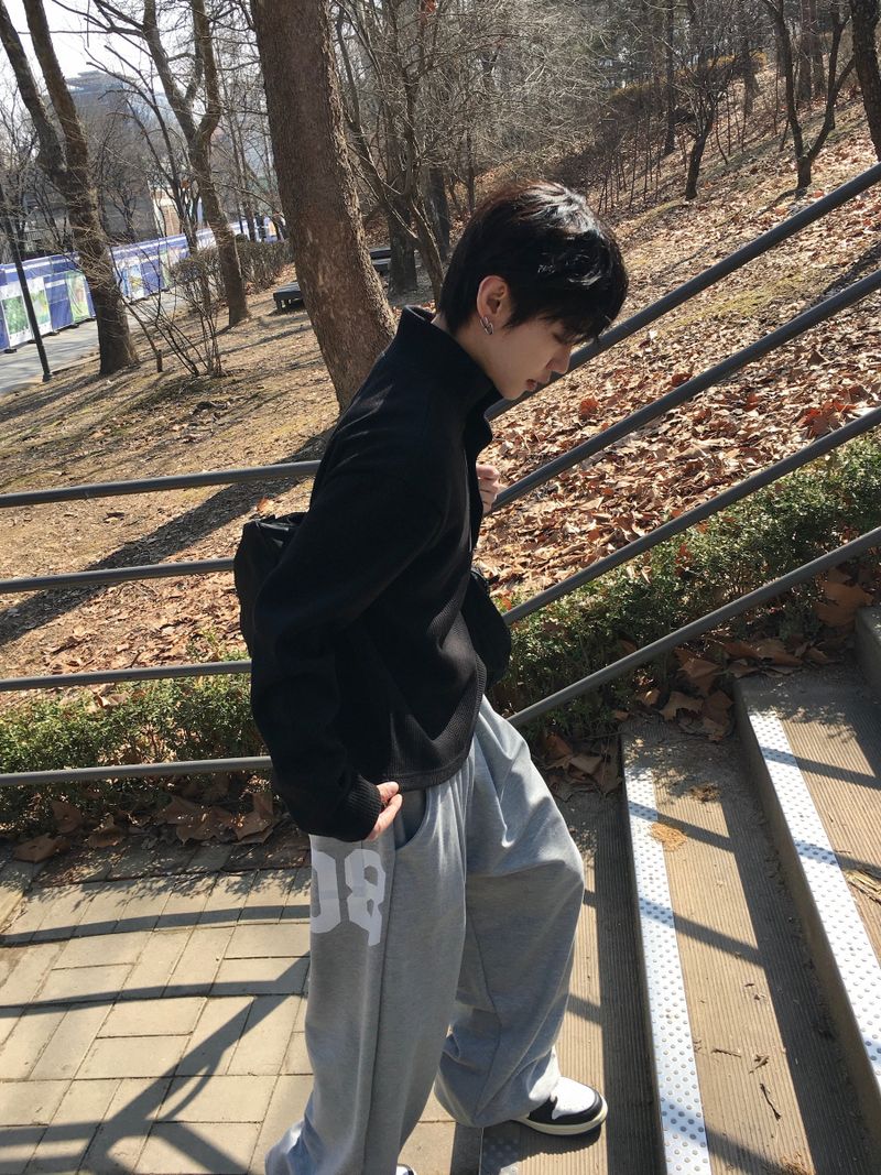 Dev Turtleneck Crop Waffle Sweatshirt 3C