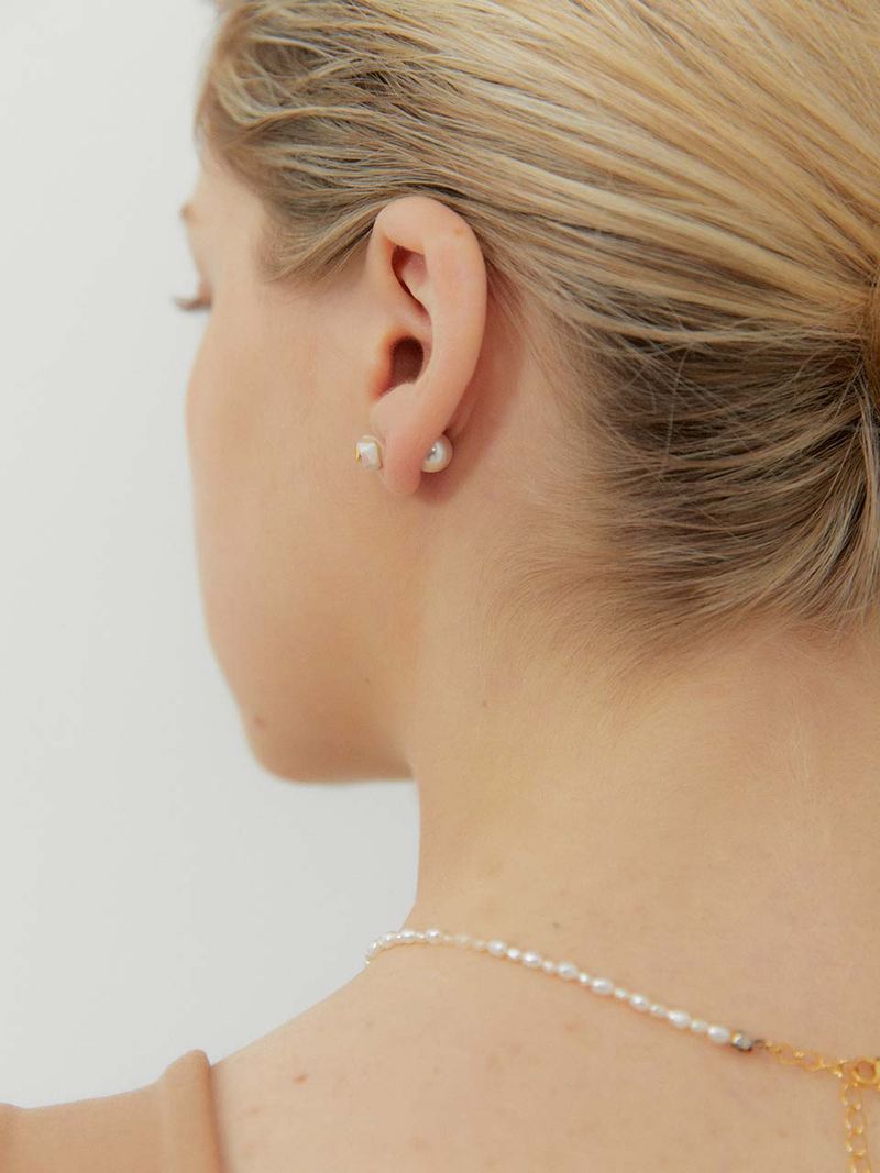 2021 PANTONE stratum pearl earring (PB)