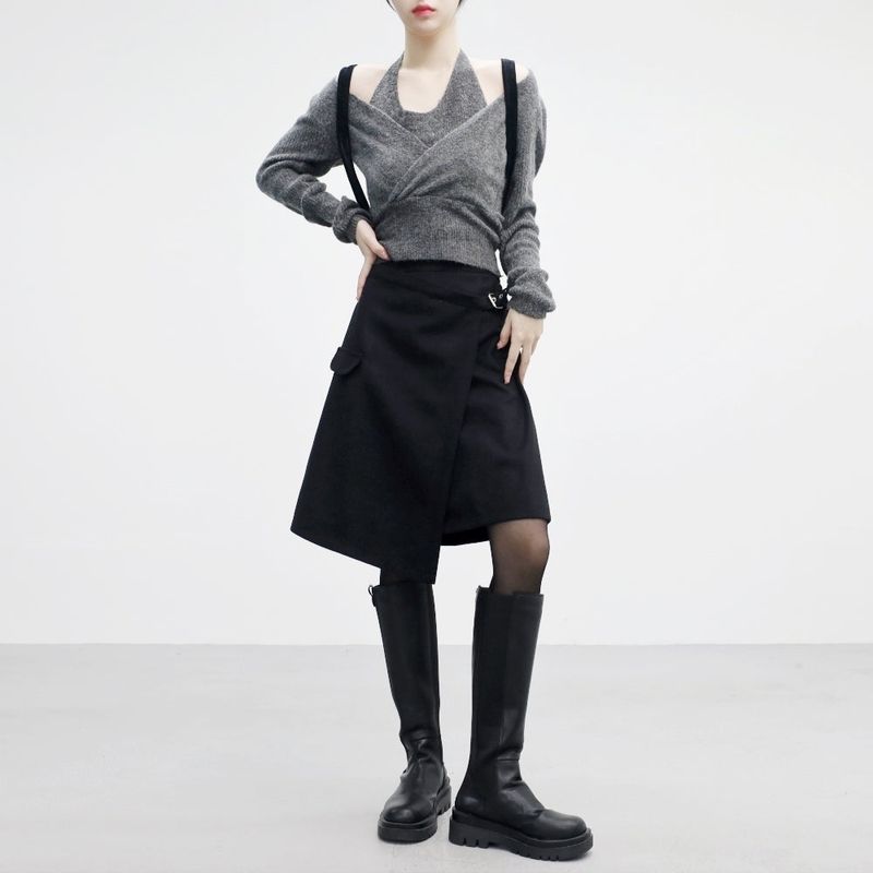 Hailyn Halter Off Knitwear