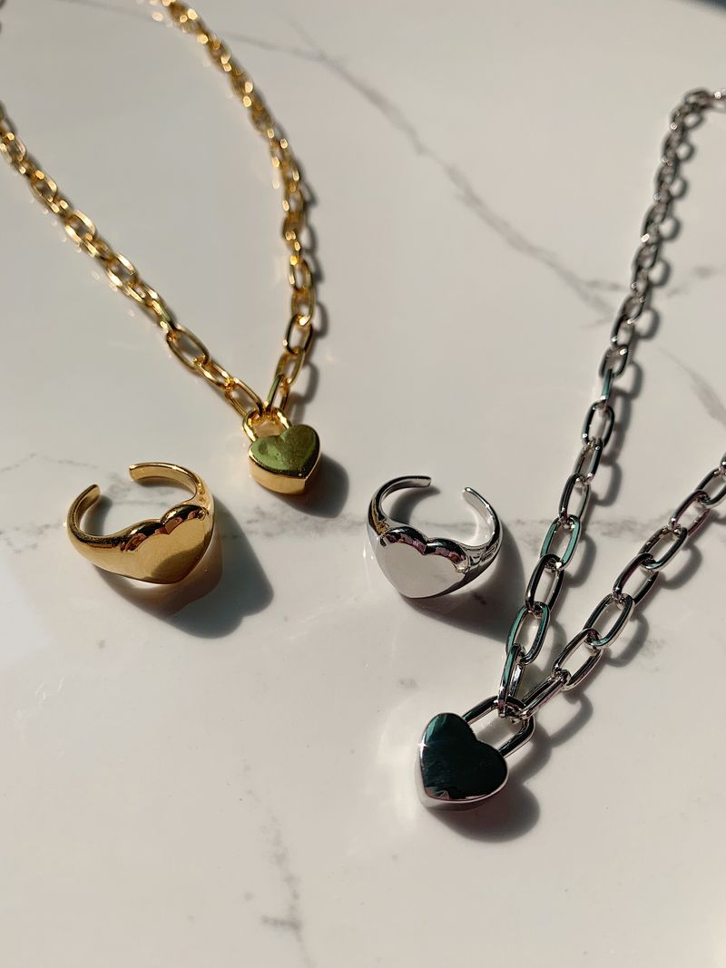 just LoveR.(ジャストラバー)の「Emma Necklace and Rings Set(Accessories)」