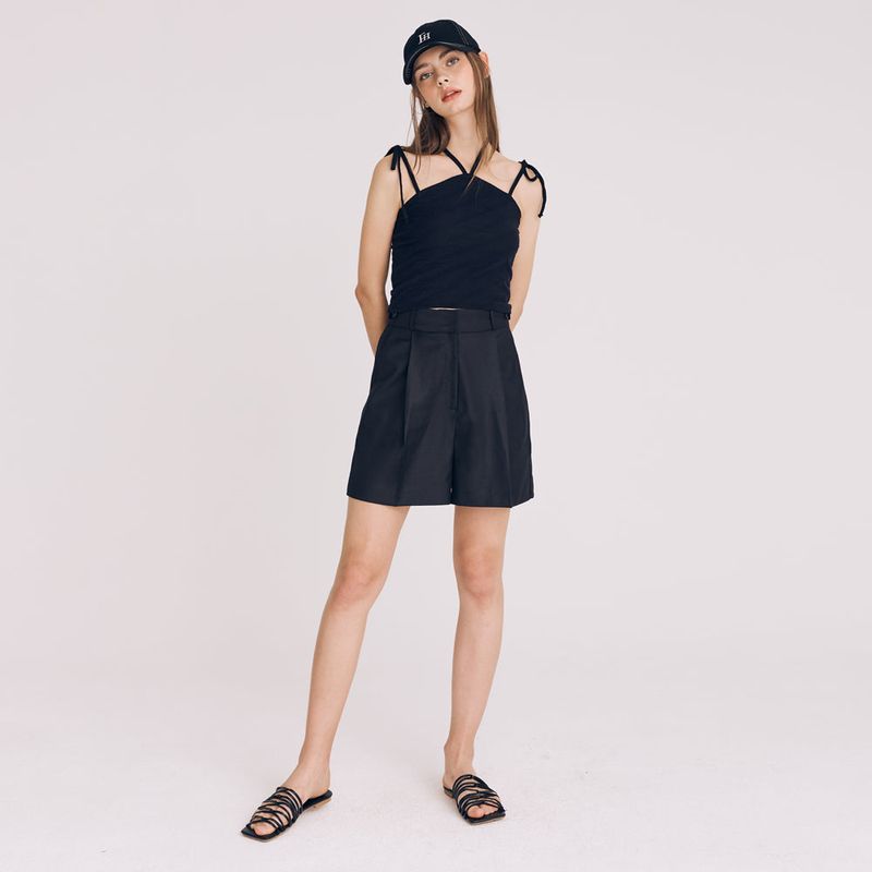 FREIHEIT(フライハイト)の「TWO BUTTON PINTUCK WOOL SHORTS (BLACK)(Pants)」
