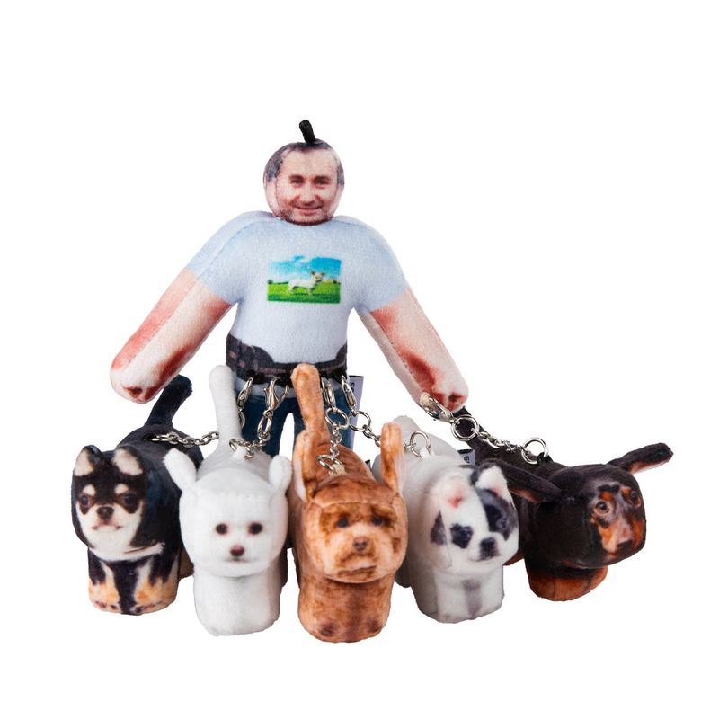 Daniel 32, Dog Walker
