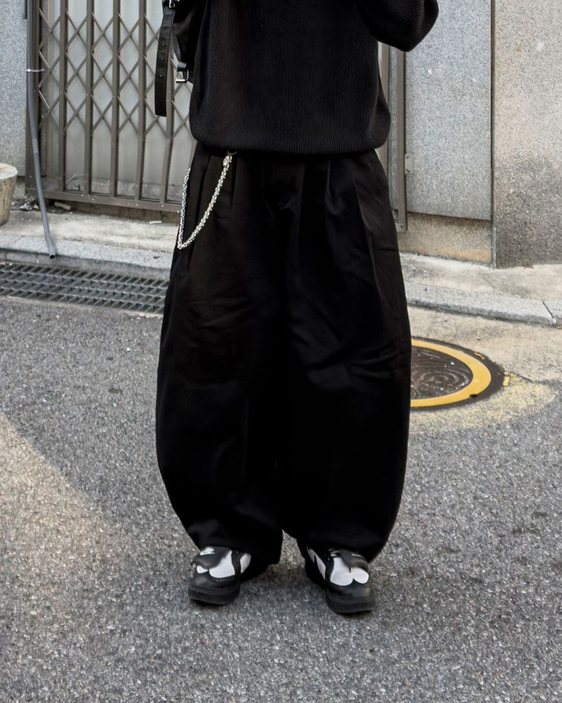 Raon Three Tuck Balloon Cotton Pants