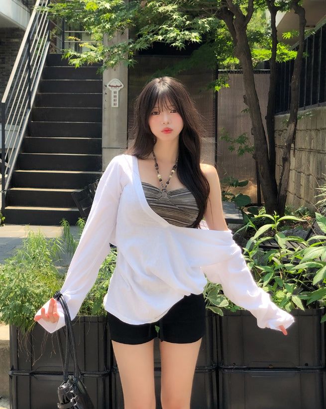 ULAN（ユレン）の「Awning Deep V-Neck Long Sleeve（Tops）」