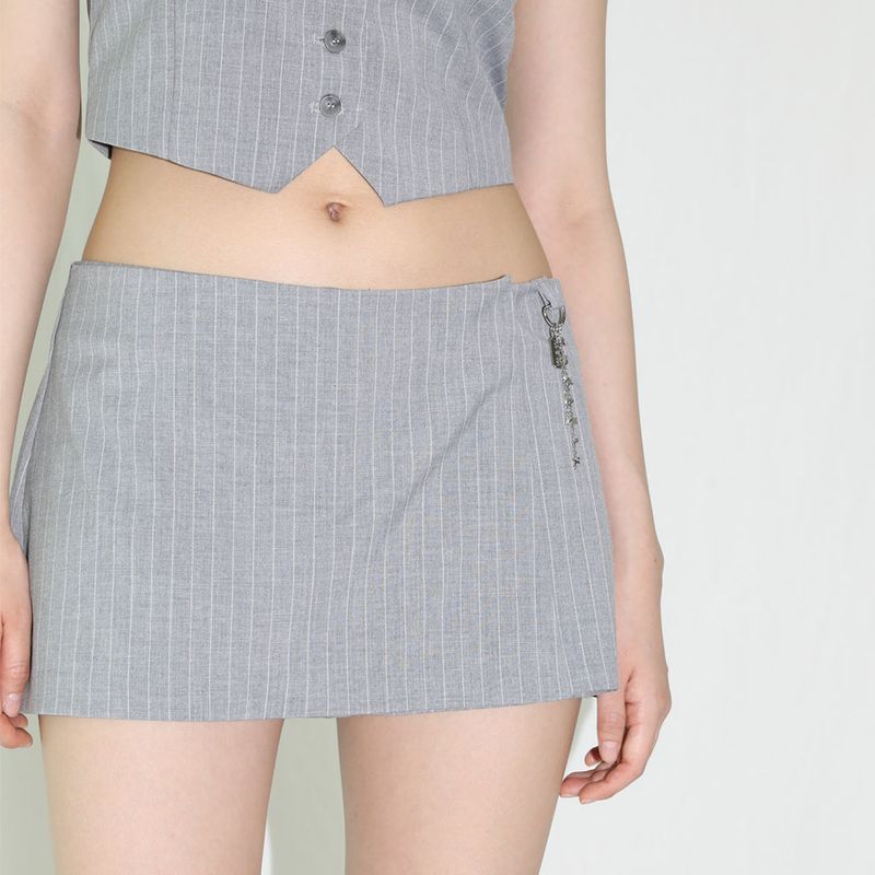 CLUT STUDIO(クラットスタジオ)の「Pinstripe Skirt with Shorts - GREY(Skirts)」