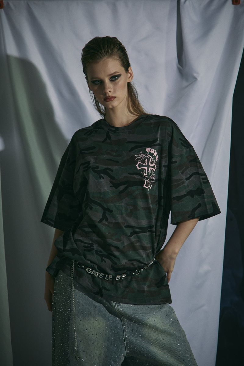 WASHING CROSS T-SHIRT