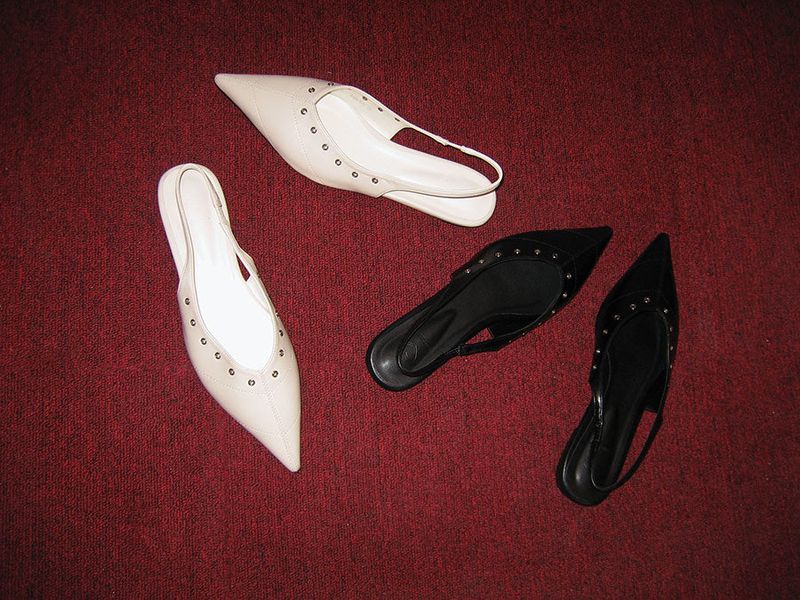 EYELET STILETTO SLINGBACK