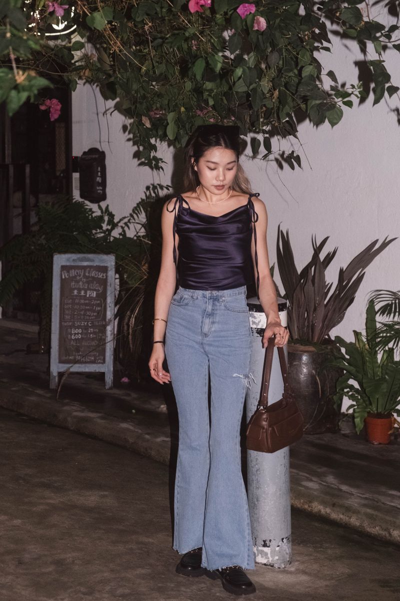 We Fell In Love In Reality（ウィ フェル イン ラブ イン リアリティ）の「Malibu Cowl Neck Tie Up Top - Navy（Tops）」