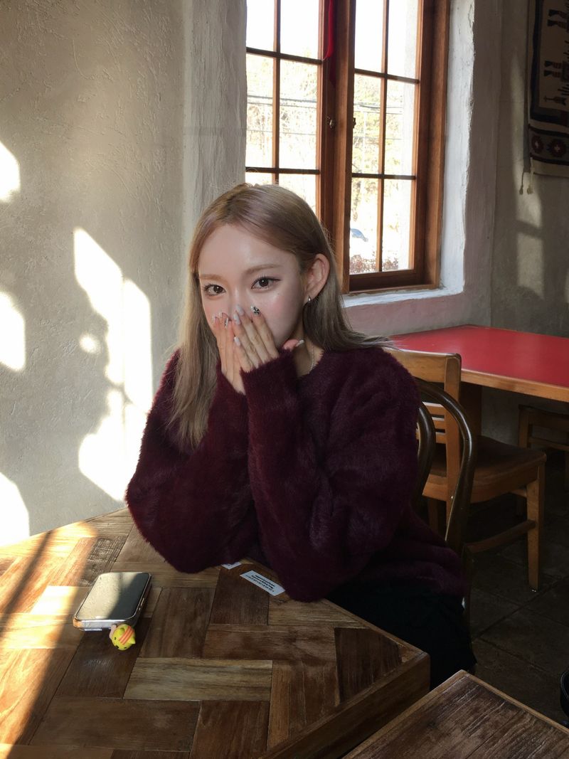 [Year-End Look Recommendation] Point Fingerhole Angora Fur Knit (4c)