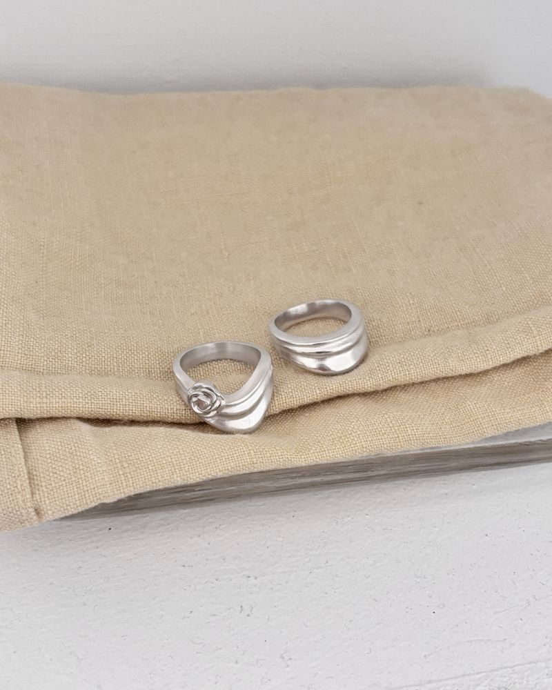 [925SILVER] DRAPE WAVE FRILL RING