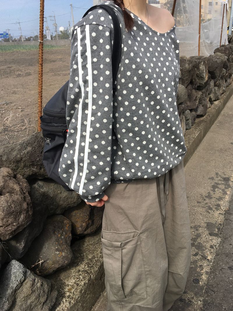 dot track sweatshirt